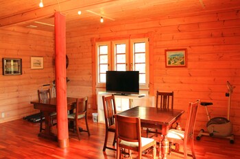 sinoyado niji hostel