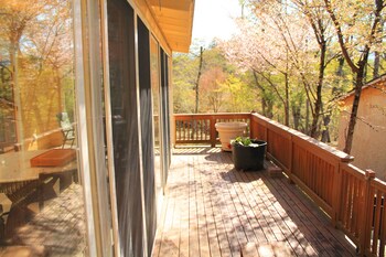 sinoyado niji hostel