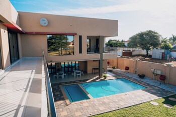 escapade lux guesthouse