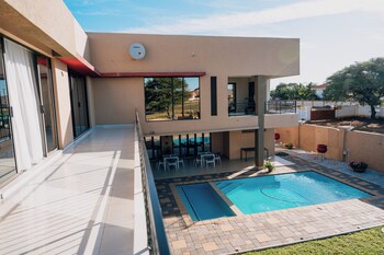 escapade lux guesthouse