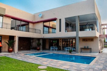escapade lux guesthouse