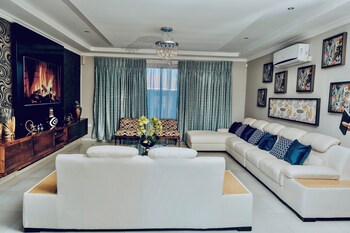 escapade lux guesthouse