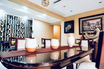 escapade lux guesthouse
