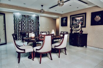 escapade lux guesthouse