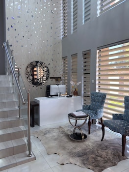 Escapade Lux Guesthouse,,5 star