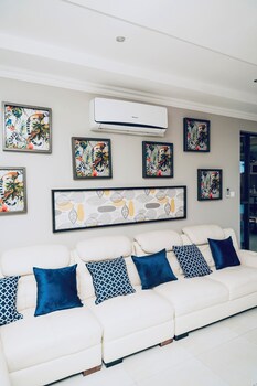 escapade lux guesthouse