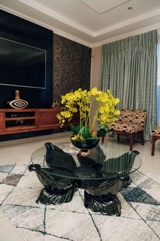 escapade lux guesthouse