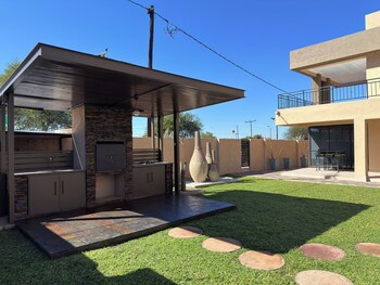 escapade lux guesthouse