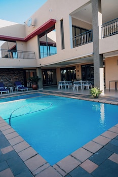 escapade lux guesthouse