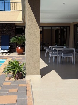 escapade lux guesthouse