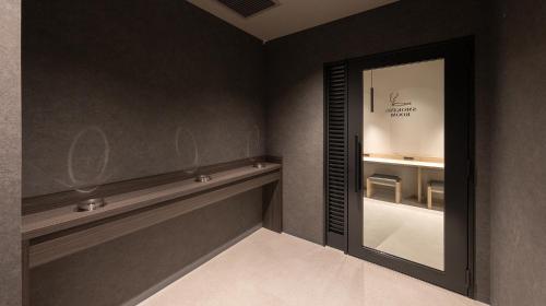 quintessa hotel fukuoka watanabedori comicandbooks