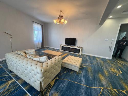 capital tower apartments and services