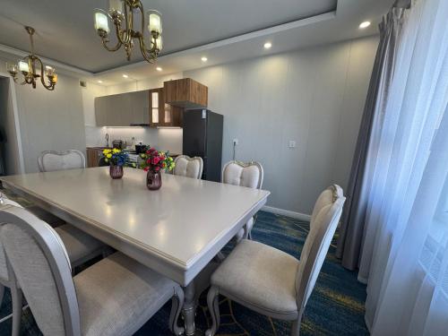 capital tower apartments and services