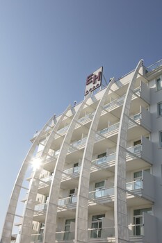 Hotel Excelsior,Near Vasto Beach,4 star
