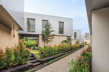 hidden city ubud modern villas and townhouses with private pools nature views and wellness access