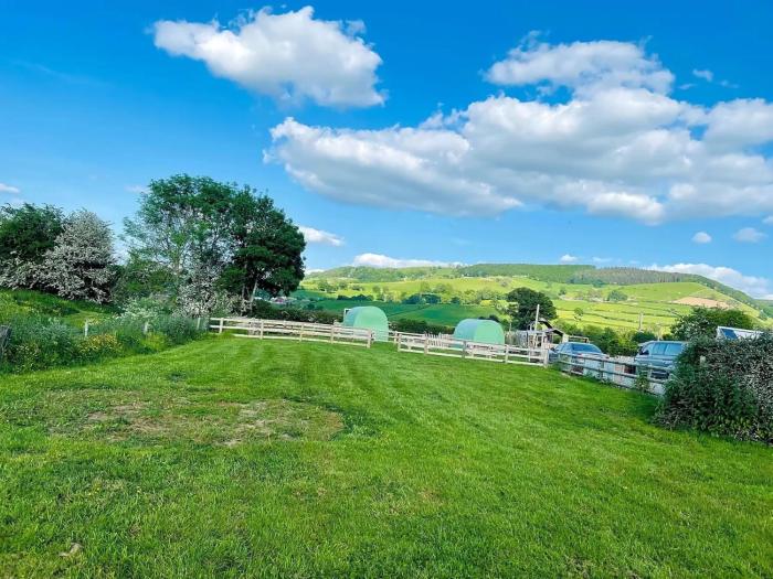 green dragon and kitchen pod sleeps 2 and parking