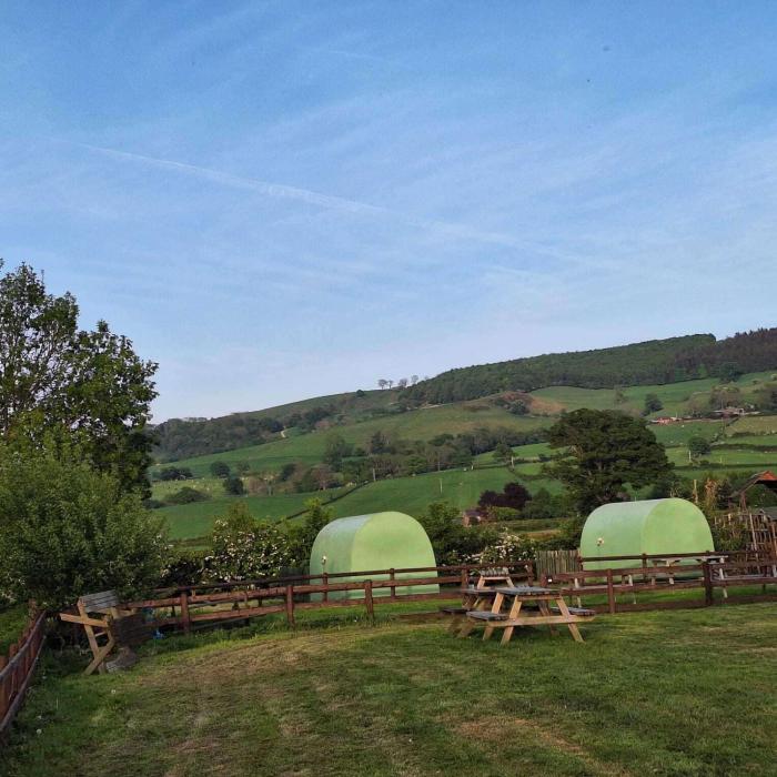 green dragon and kitchen pod sleeps 2 and parking