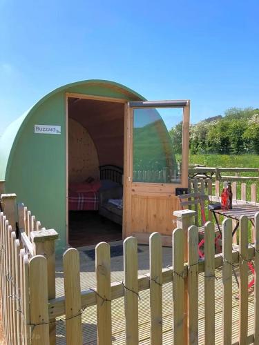 green dragon and kitchen pod sleeps 2 and parking