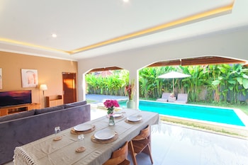 maha ubud villa