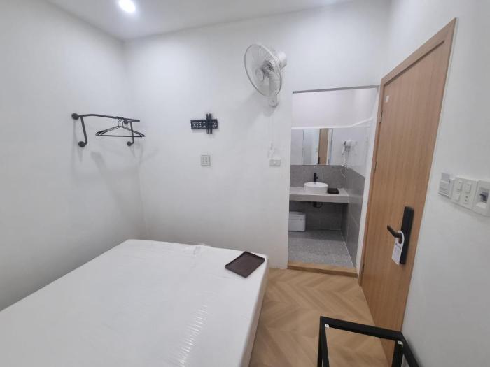 lunar hostel