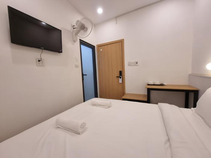 lunar hostel