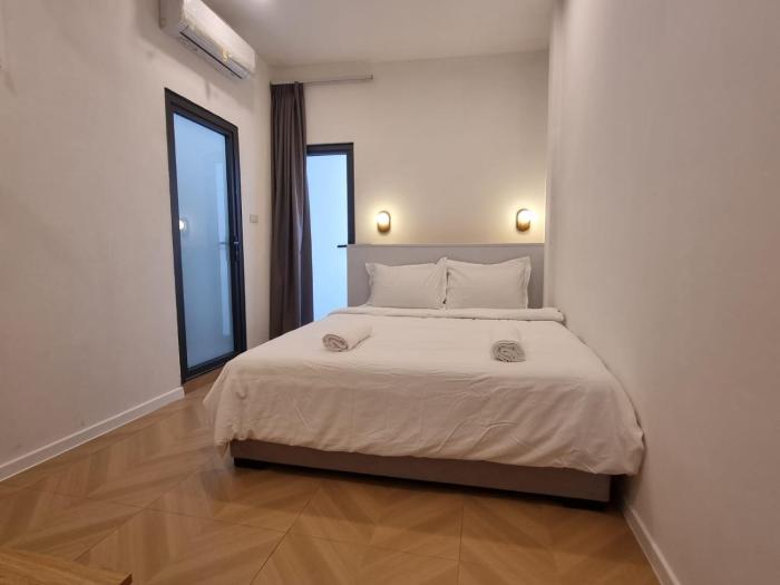 lunar hostel