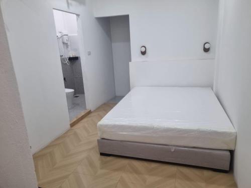 lunar hostel