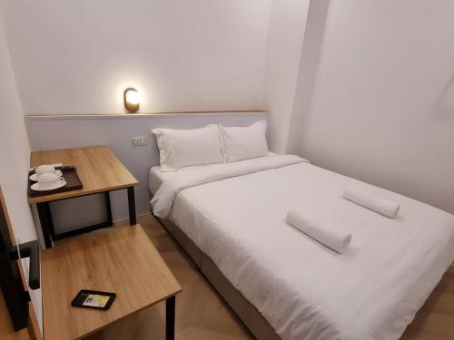 lunar hostel