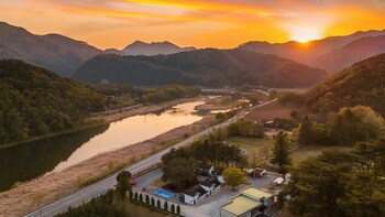 yeongwol nature and retreat