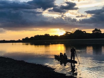 khwai mokoro safaris and campsites
