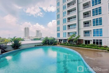 elegant 2br apartment at the reiz condominium medan