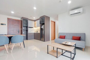 elegant 2br apartment at the reiz condominium medan