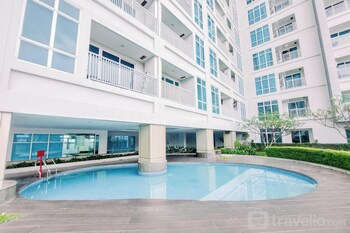 elegant 2br apartment at the reiz condominium medan