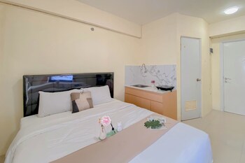 Nice Studio Green Pramuka City Apartment Near Shopping Center,,2 star