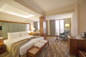 lamec hotel business