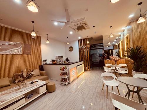 cindy homestay grand world