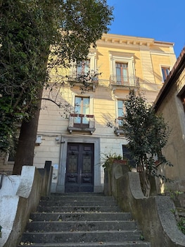 Cavour Luxury Rooms Catanzaro,,3 star