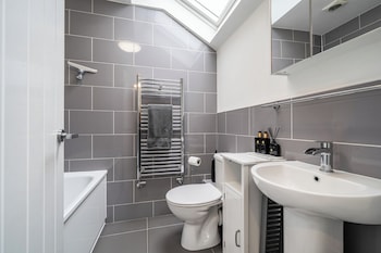 seaside cottage escape in paignton sleeps 4