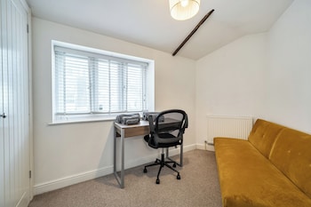 seaside cottage escape in paignton sleeps 4