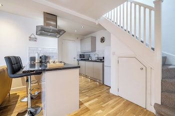 seaside cottage escape in paignton sleeps 4