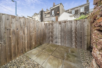 seaside cottage escape in paignton sleeps 4