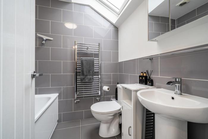 seaside cottage escape in paignton sleeps 4