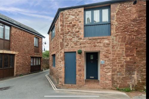 seaside cottage escape in paignton sleeps 4
