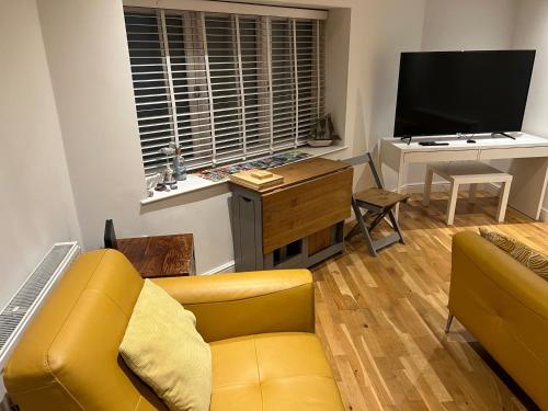 seaside cottage escape in paignton sleeps 4