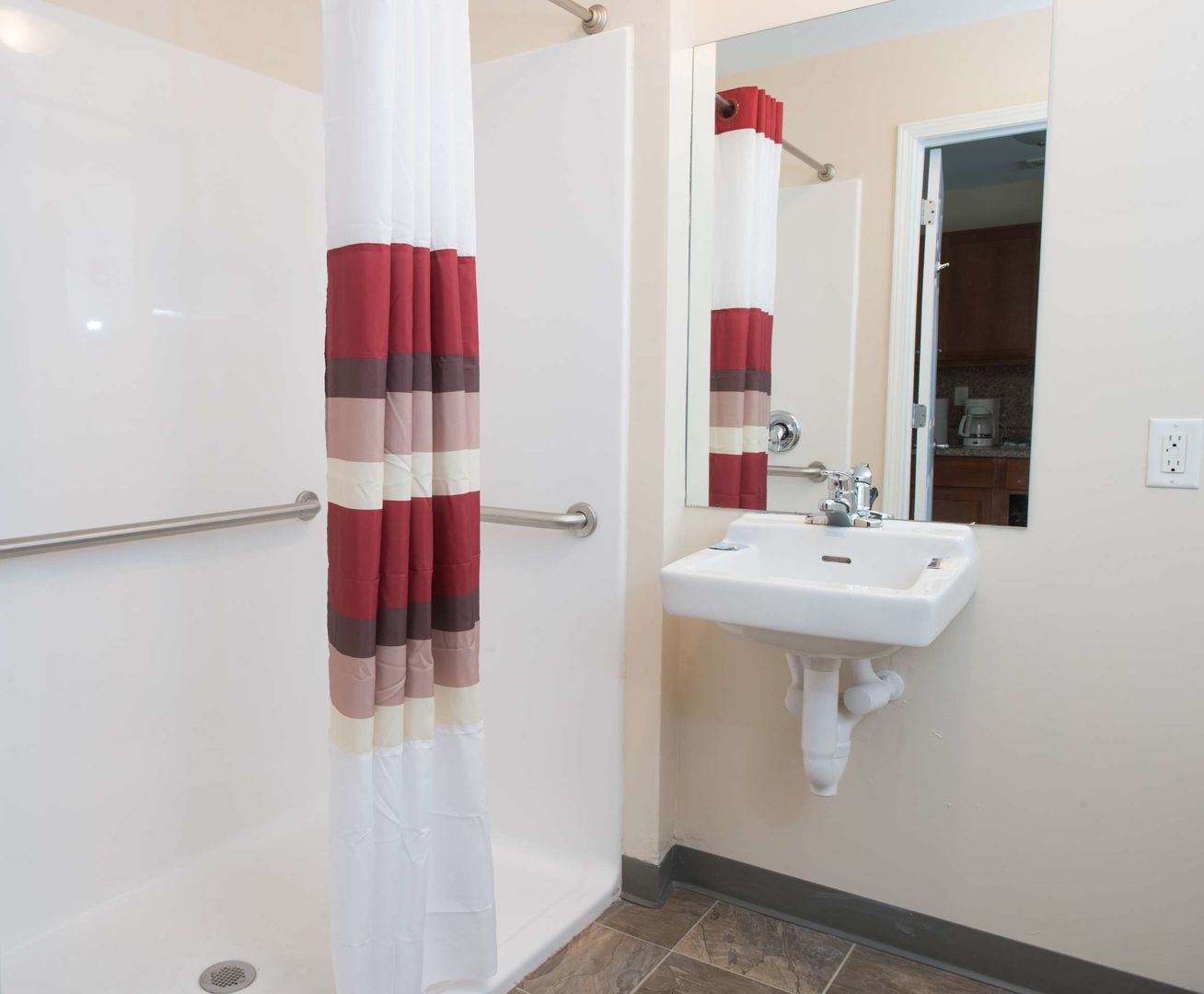 red roof inn and suites dickinson