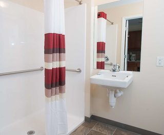 red roof inn and suites dickinson