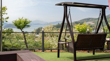 jigeum yeosu ocean view pension