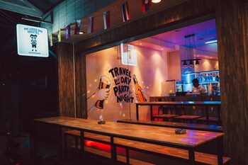 the lodge bkk hostel