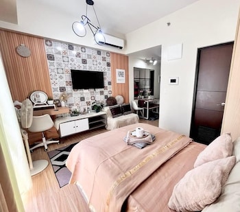 Room-The B's Crib Saint Dominique,,2 star