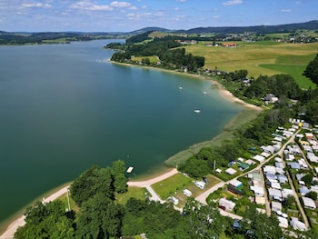 directly on lake wallersee cubes self check in